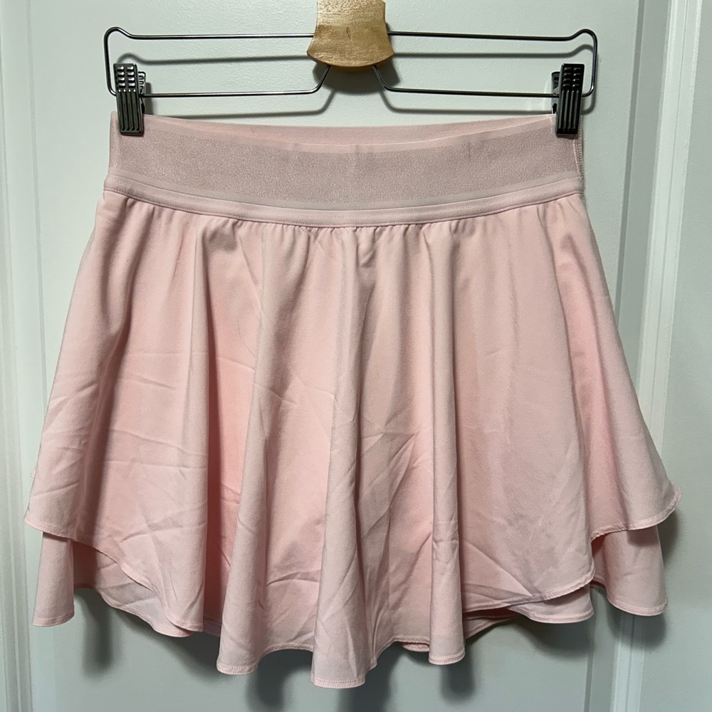 Like new size 6 lululemon court rival skirt